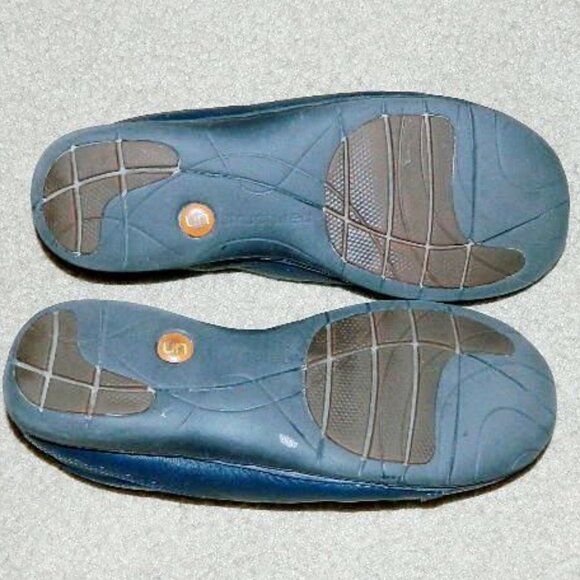 Women's CLARKS Structured Loafers Size 8 Medium Navy Blue Leather Slip-Ons - Picture 5 of 12